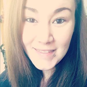 Meet your posher, Stephi Anne